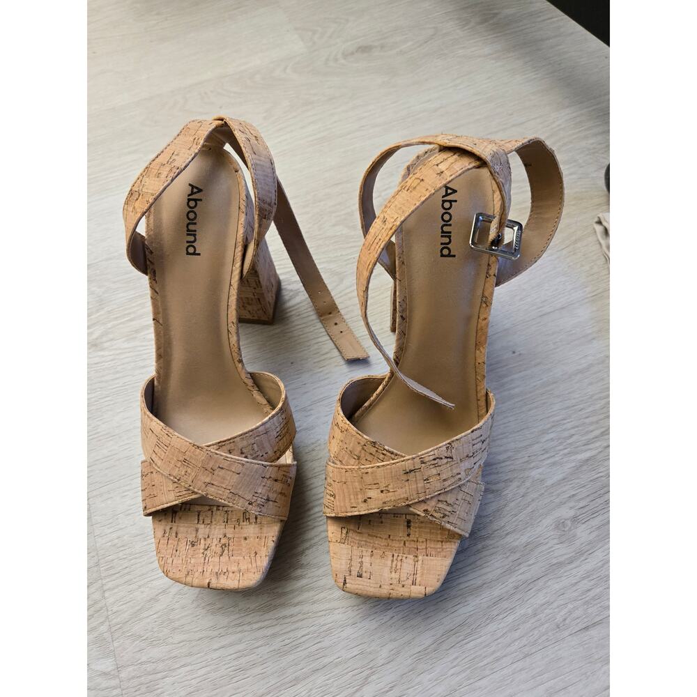 Abound Tenille natural Cork Platform Size 8.5